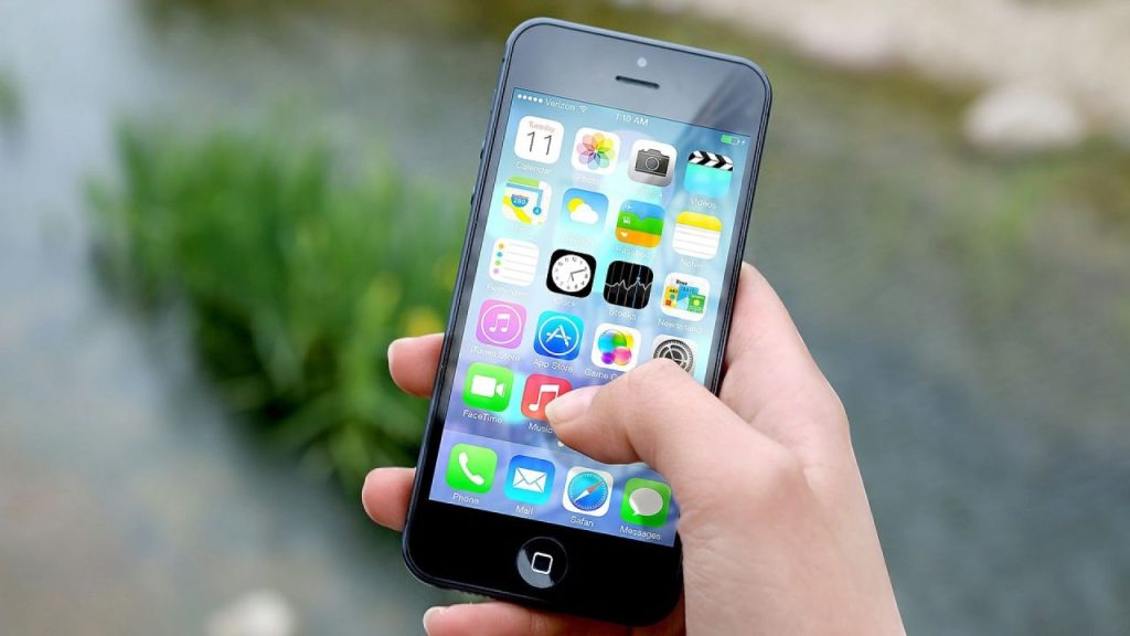 Réparez votre iPhone rapidement grâce aux pièces détachées