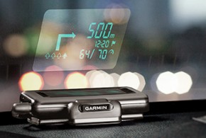 Garmin affiche les directions à suivre sur le pare-brise