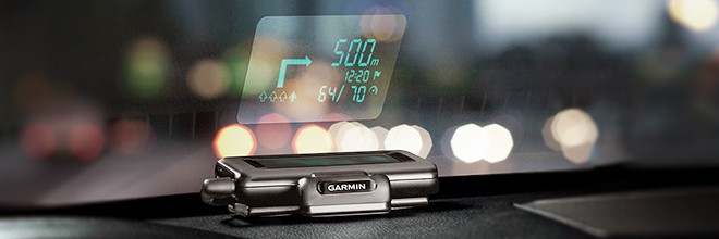 Garmin affiche les directions à suivre sur le pare-brise