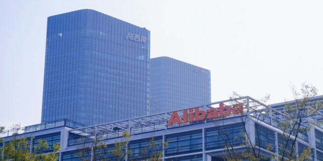 Alibaba bannit Claude Code en interne l'histoire du code caché qui a mis le feu à la relation USA-Chine en IA