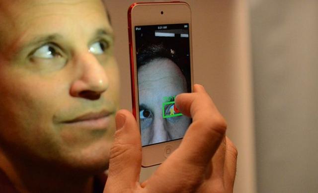Eyeprint sécurise votre smartphone avec vos yeux