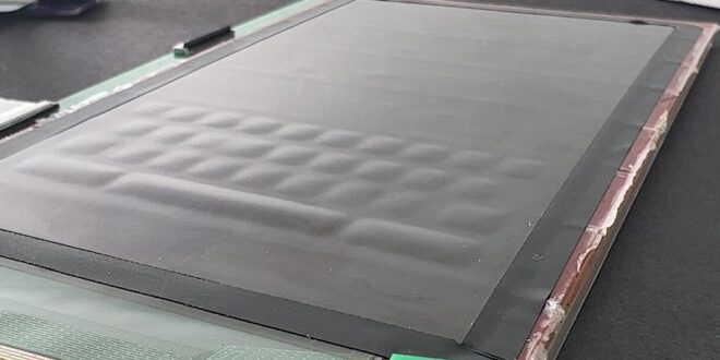 Des boutons physiques sur des écrans tactiles grâce à Flat Panel Haptics