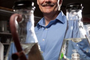 Un micro-organisme génétiquement modifié convertit le CO2 atmosphérique en carburant