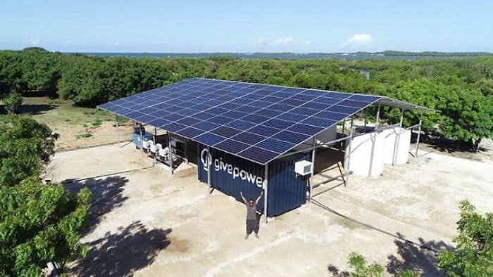 Une centrale solaire qui transforme l'eau de mer en eau potable