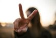 L'IA peut-elle vraiment voler tes empreintes digitales sur une photo