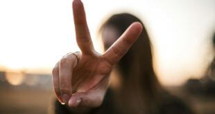 L'IA peut-elle vraiment voler tes empreintes digitales sur une photo