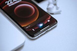 Siri AI bloquée en Europe avec iOS 27 pourquoi les Français devront patienter
