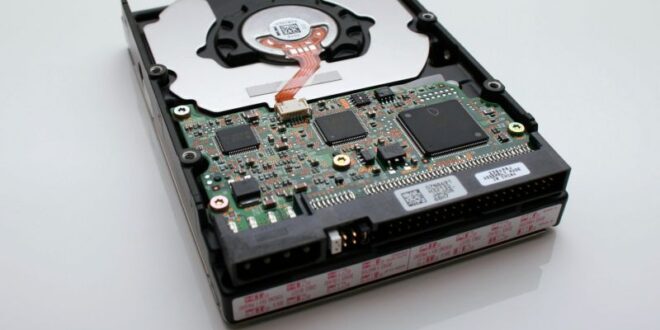 Vieux disques durs l’IA crée une nouvelle ruée