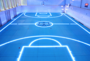 GlassFloor remplace les lignes peintes avec des LED